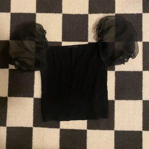 Puffy sleeved top